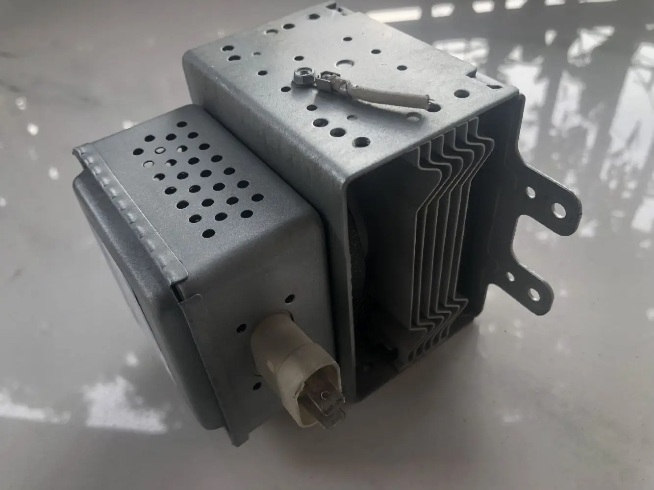 2m261-m32-magnetron-datasheet 2m261-m32-magnetron-datasheet